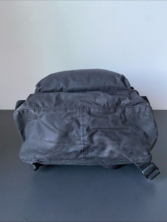 Fjallraven Classic Kånken 20L Black Laptop Backpack Pocket Everyday Use Outdoor main image 6